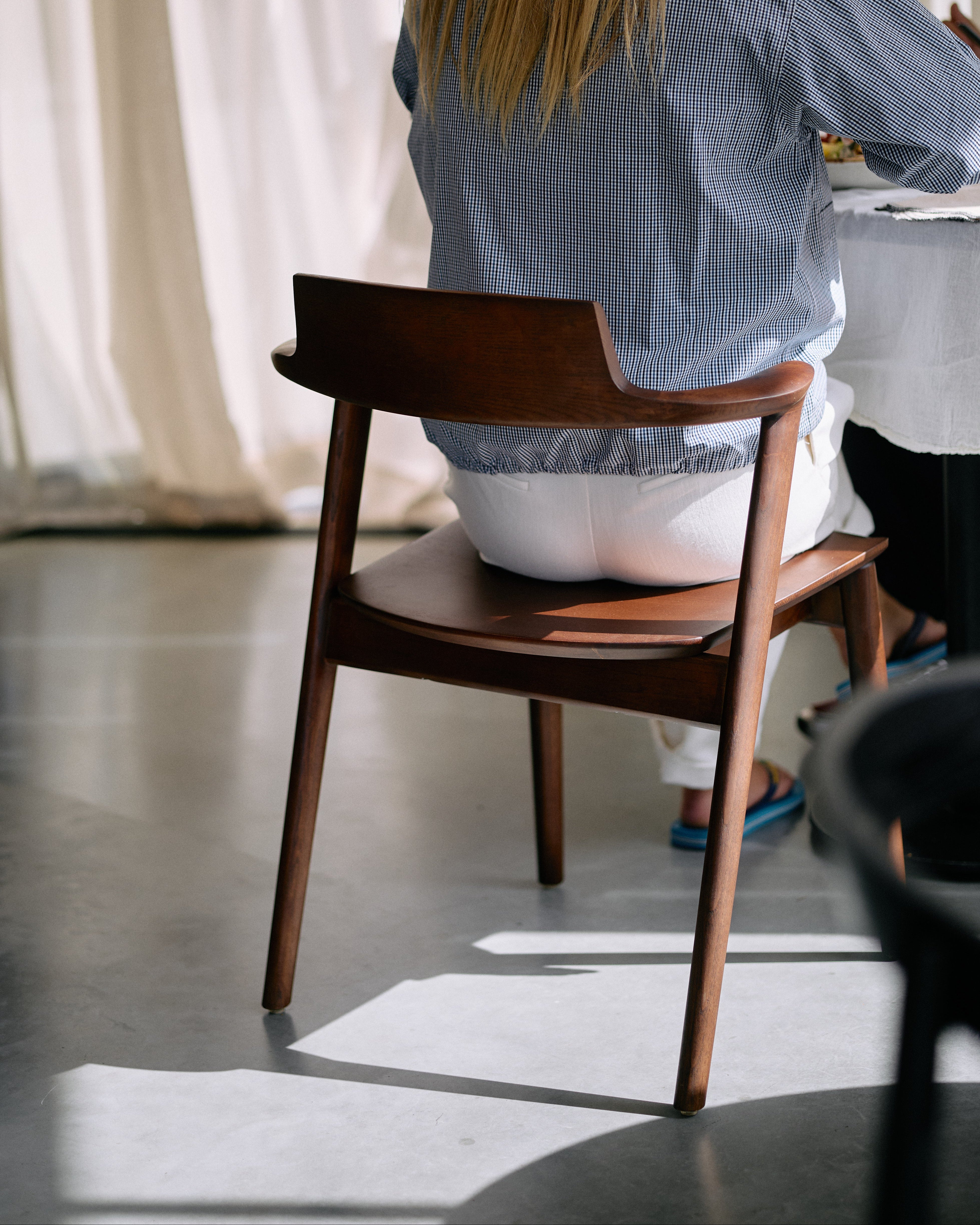 H'CHAIR WALNUT SFEER 1