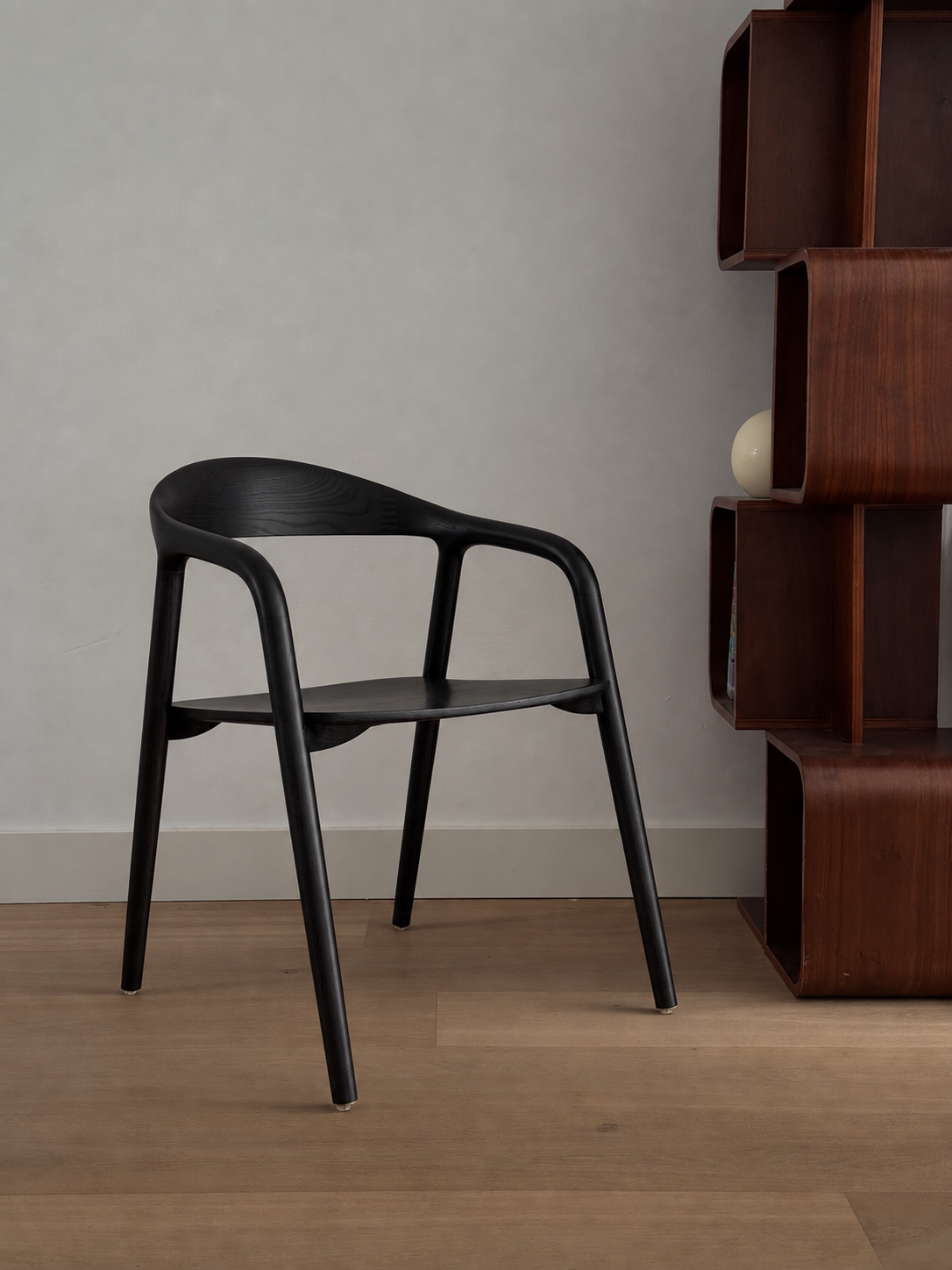 R'CHAIRBLACK